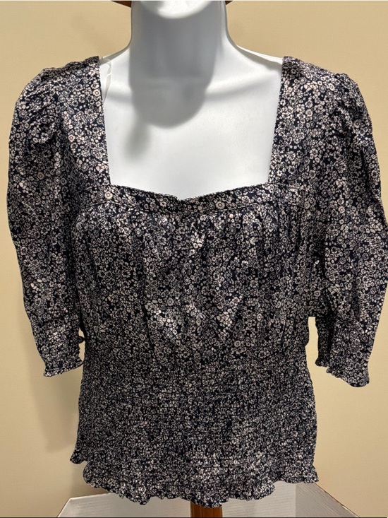 Universal Thread Tops - Universal Thread Blue and White Floral Square-Neck Blouse